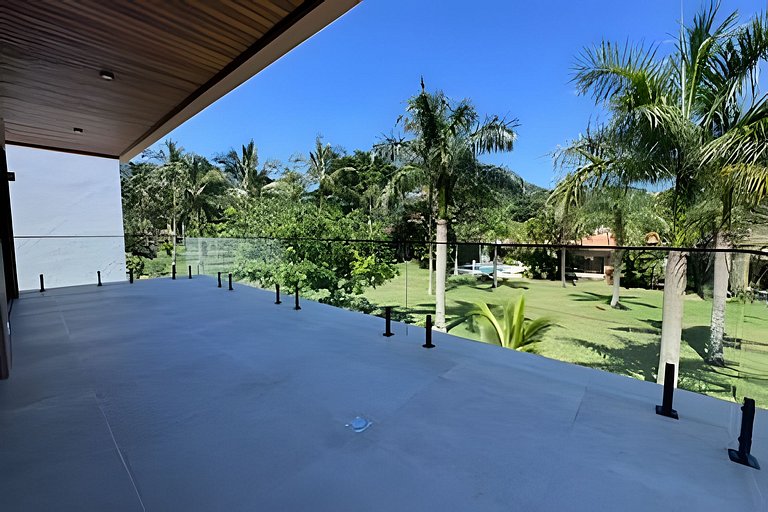 Saíra: Casa Rosa