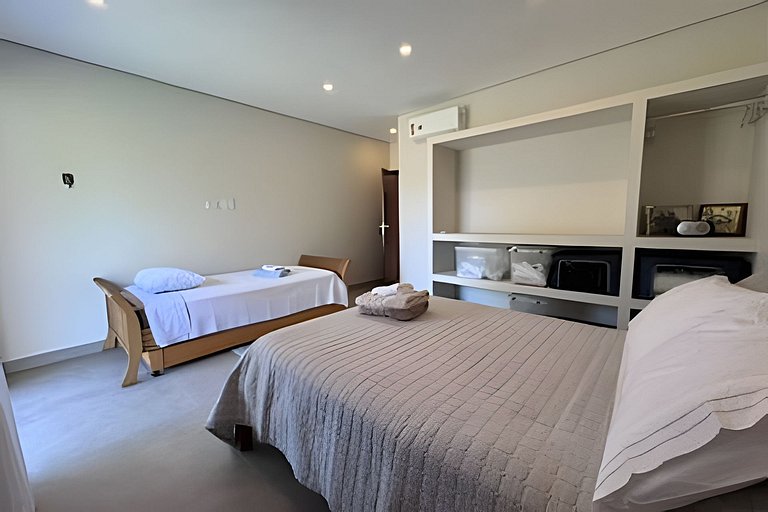 Saíra: Casa Rosa
