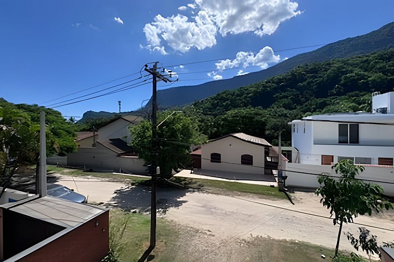 Saíra: Casa Rosa