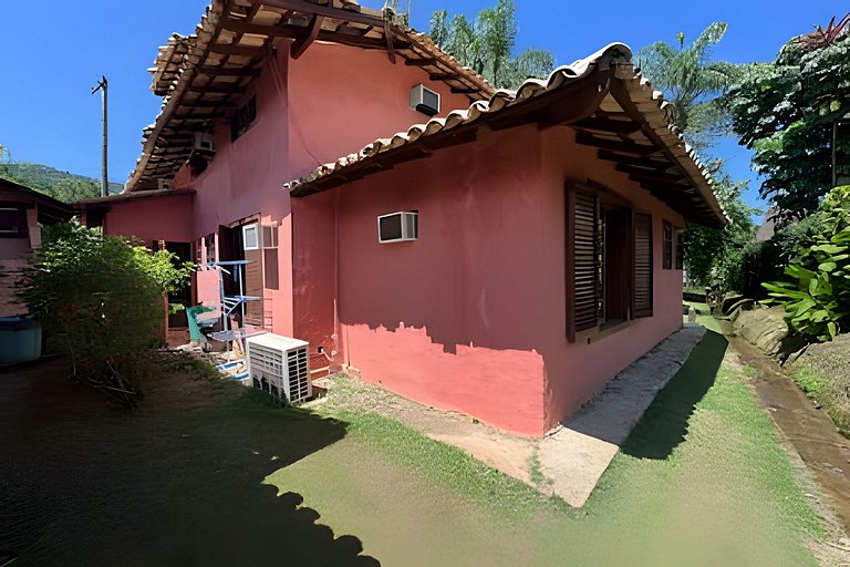 Saíra: Recanto em Camburizinho
