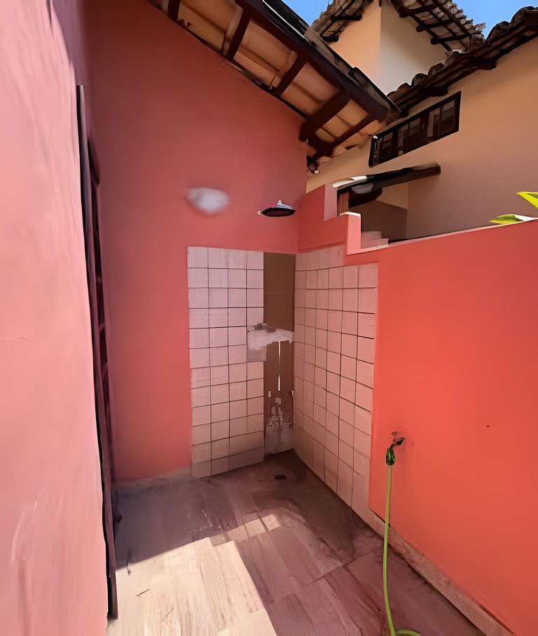 Saíra: Recanto em Camburizinho